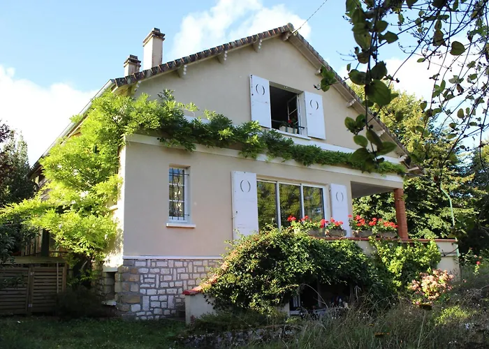 Un Balcon En Forêt